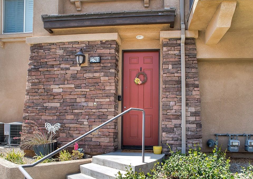 1st image of 27941 Avalon Dr #14