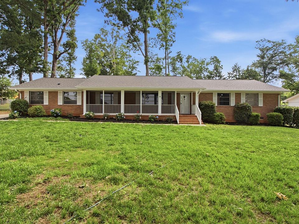 1st image of 103 Oak Forest Dr