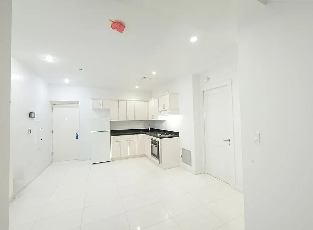 78 Herkimer St — Photo 3