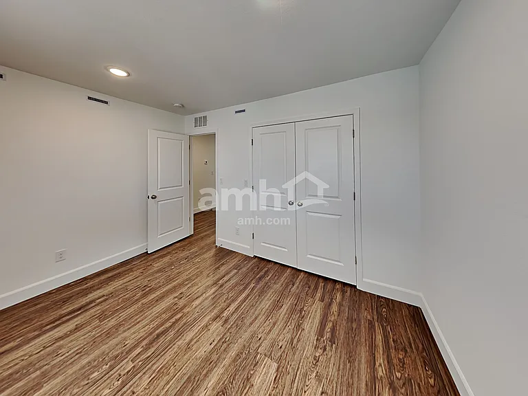 9142 Crocker Point Ct — Photo 16