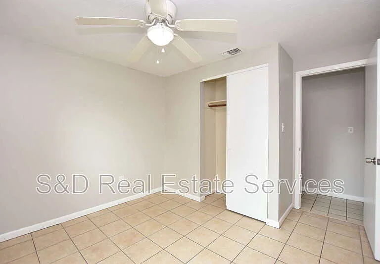 1424 Phyllis St — Photo 17