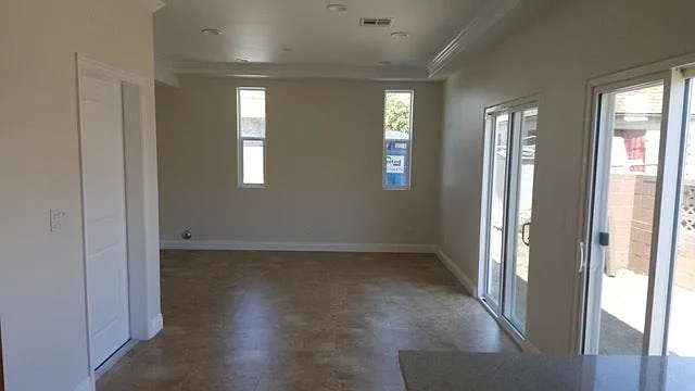 4442 Santa Ana St — Photo 12