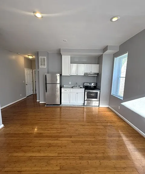 2101 Chelsea Ter #1 — Photo 6