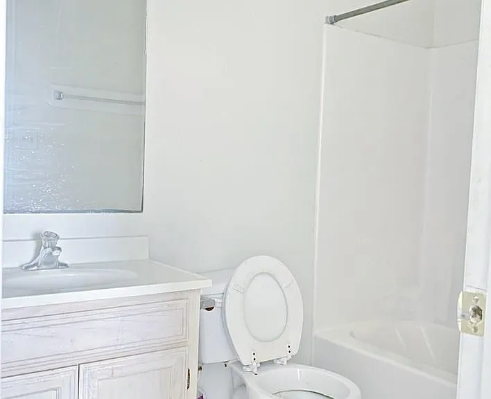 737 Sonesta Dr #B — Photo 2