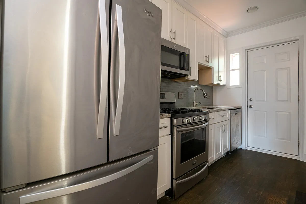 Building Photo - 1821 Providence St NE #4