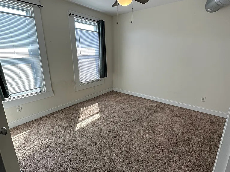 1327 Prospect St #D — Photo 8