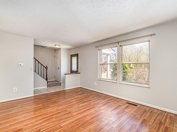 4th image of 721 Candleridge Dr