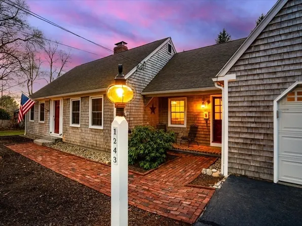 1243 Quaker St, Northbridge, MA 01534