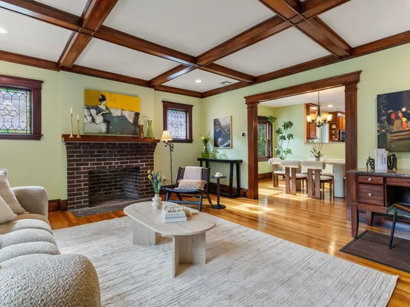 225 Jackson Rd #225, Newton, MA 02458