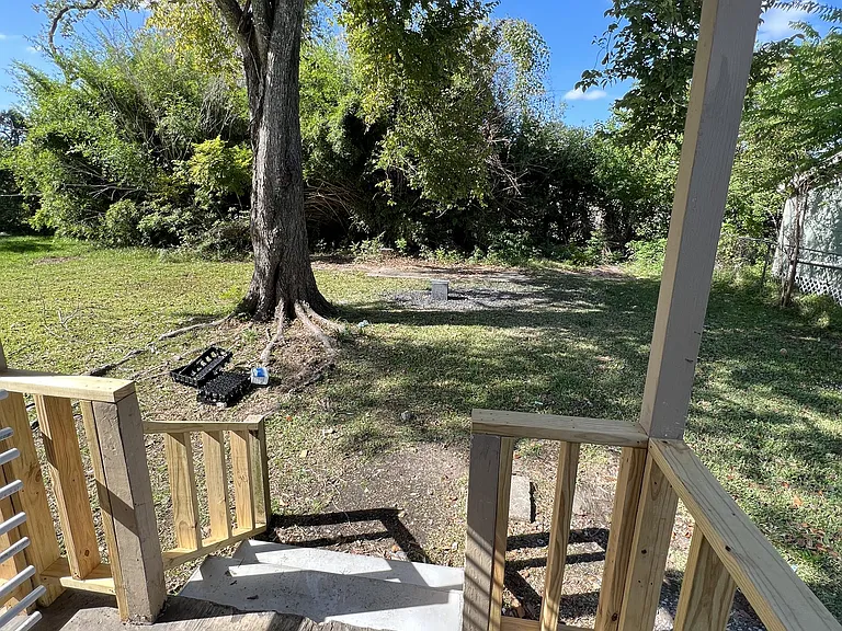 2408 Stanton St — Photo 10