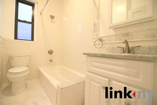 Rented by Link NY Realty | media 9