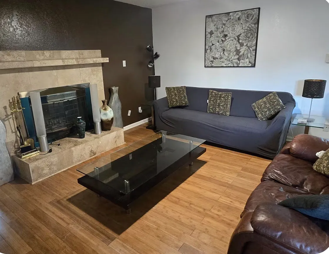 152 N Wilshire Dr — Photo 2