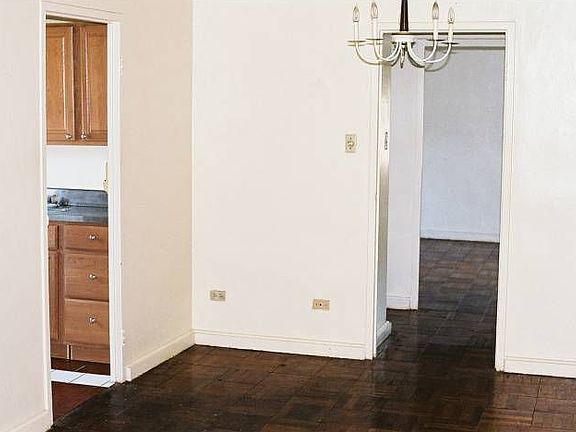 Living Rm., Hallway