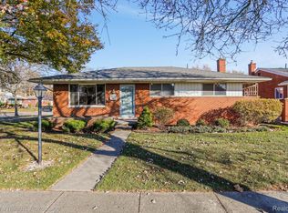 7292 Fairwood Dr, Dearborn Heights, MI 48127