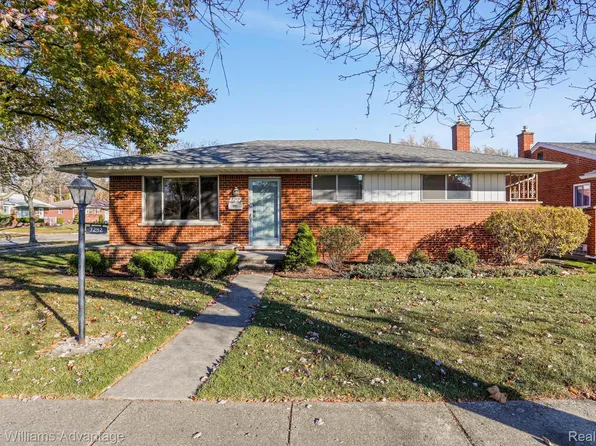7292 Fairwood Dr, Dearborn Heights, MI 48127