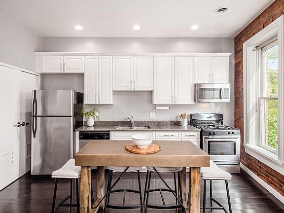 5th image of 1131 N High St APT 203