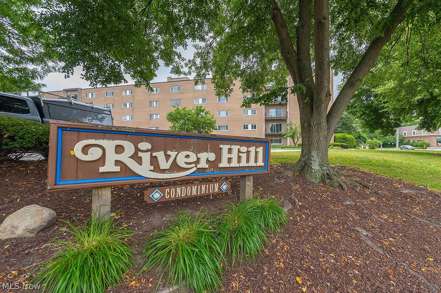 2 bed, 924 sqft, $1,600 — Photo 1
