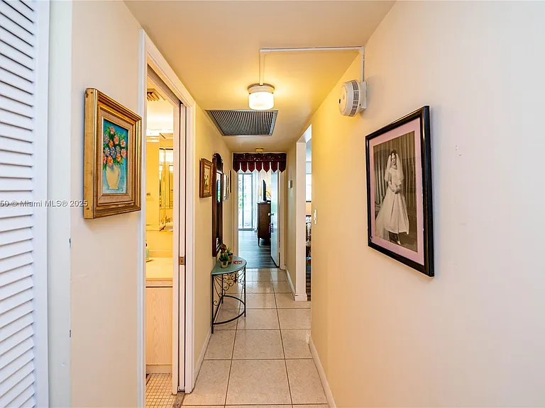 2101 Lucaya Bnd #C1 — Photo 15