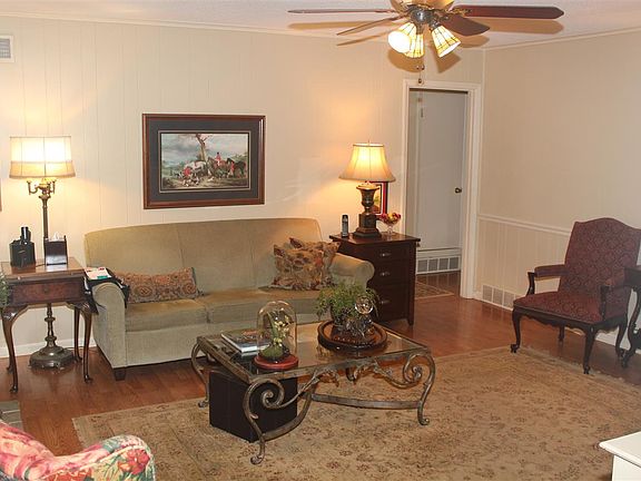 2nd image of 6067 Southampton Dr