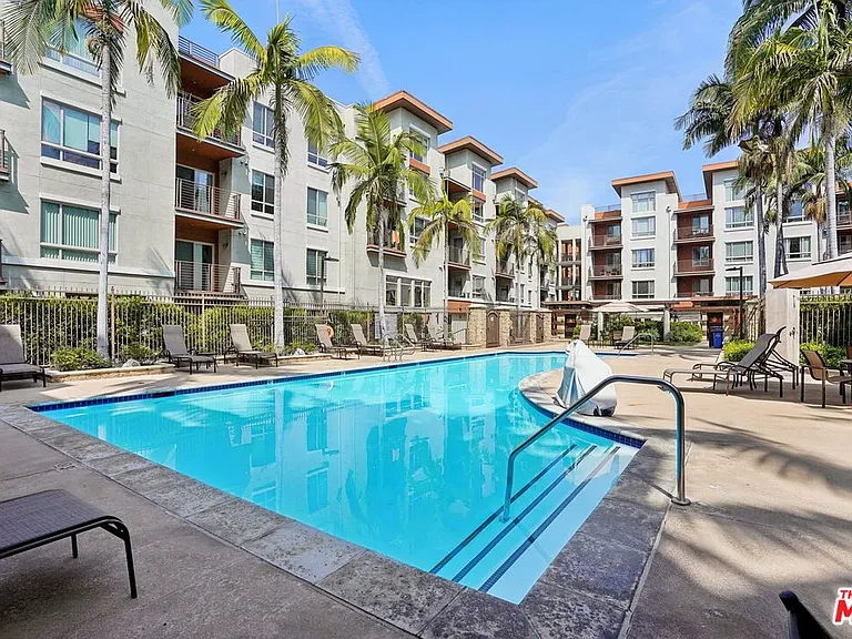 100 S Alameda St #150 — Photo 49