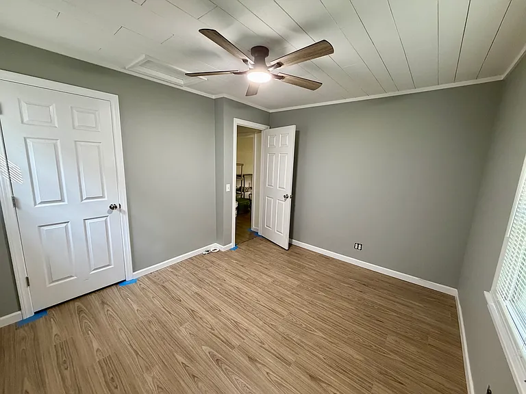 1549 W River Rd — Photo 11