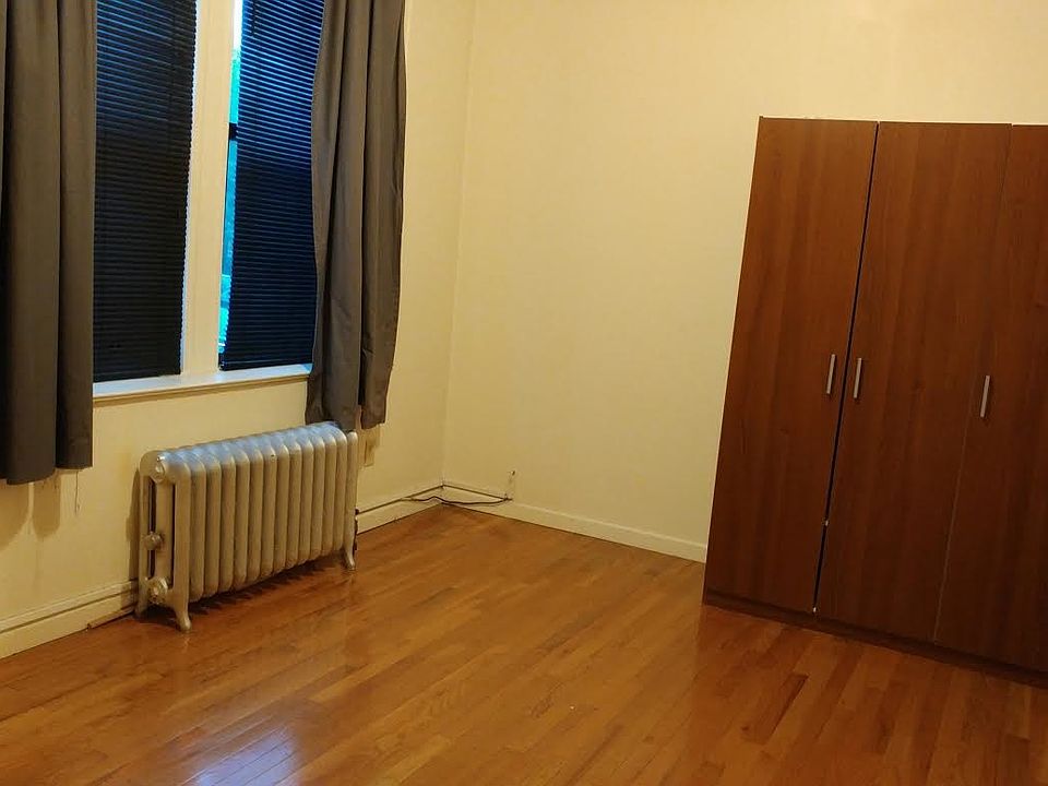 2nd image of 3217 46th St #2
