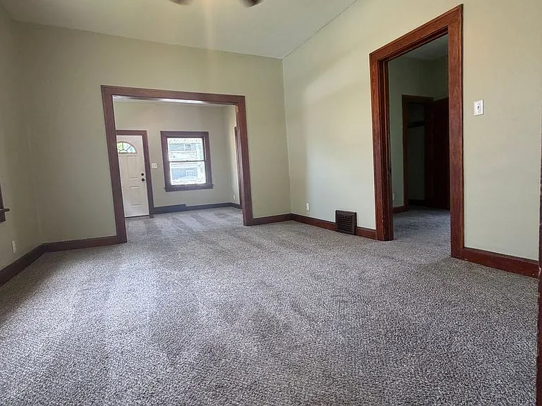 2205 Hurley Ave — Photo 2