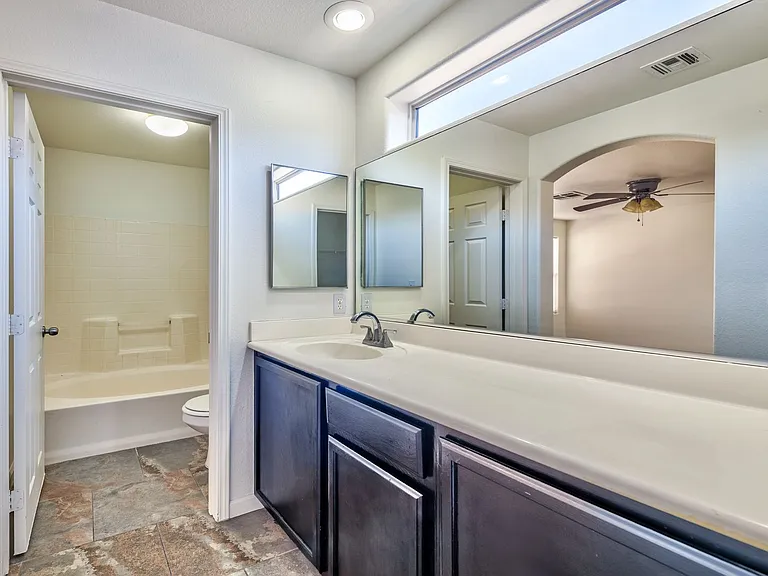 949 Medina De Leon Ave — Photo 14