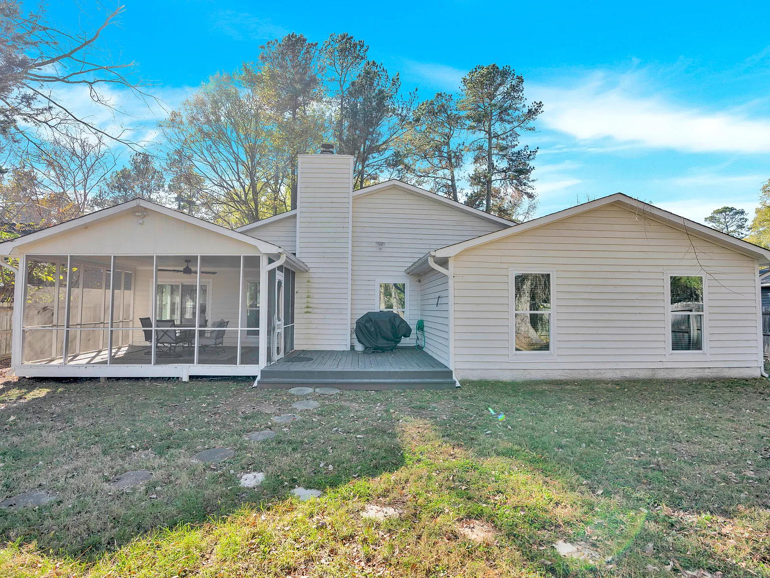 3 bed, 1836 sqft, $7,500 — Photo 3