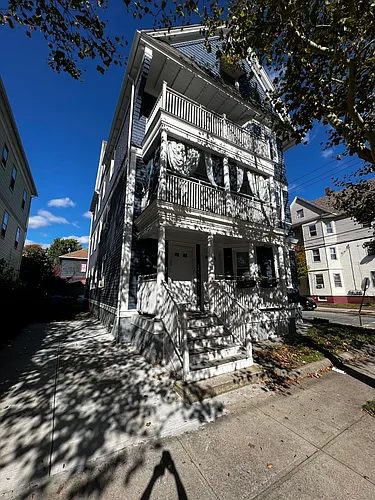 75 Moore St #3 Photo 1