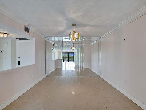 5th image of 2806 N 46th Avenue #532D