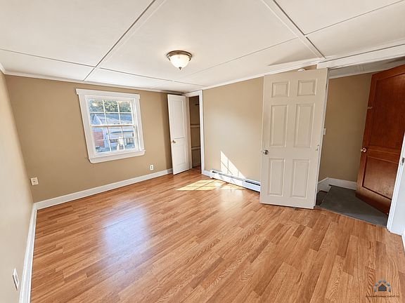 5th image of 81 College Ave #85