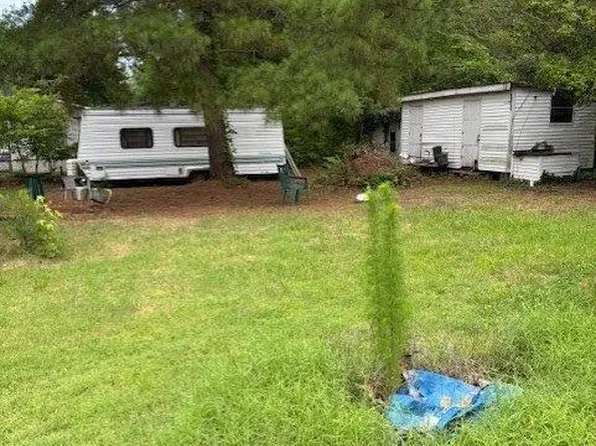 1993 Mark Pine Rd, Hayes, VA 23072