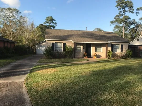 4630 Lanark Ln, Beaumont, TX 77706