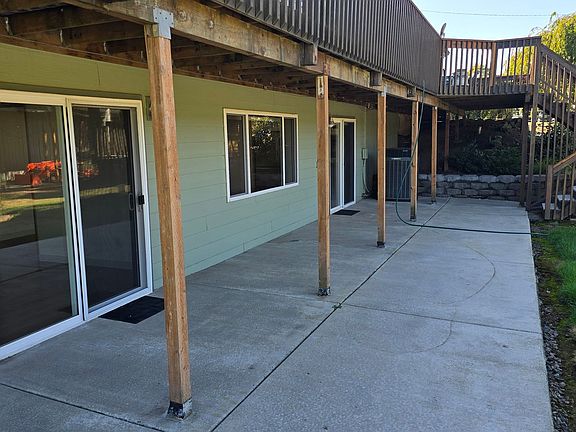 3rd image of 18828 NE 65th St