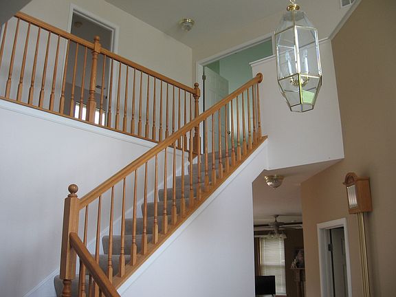 4th image of 340 Courtland Dr