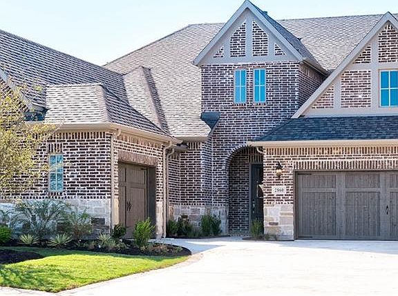 2nd image of 2860 Clarendon Ct