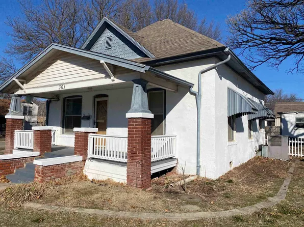 301 E 15th St, Wellington, KS 67152