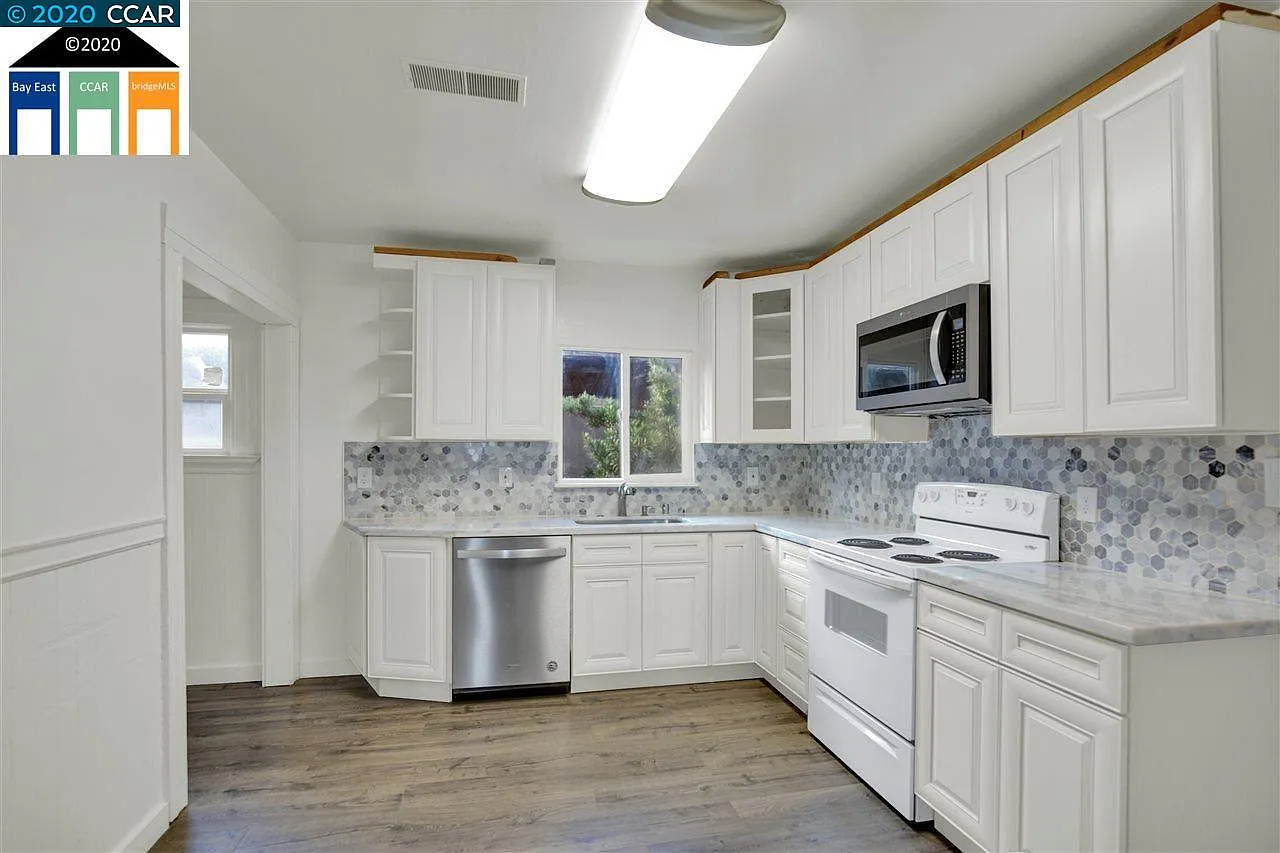 3 bed, 1200 sqft, $4,200 — Photo 2