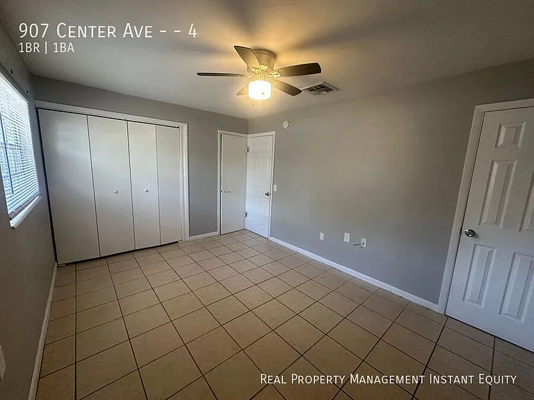 907 Center Ave #4 — Photo 6