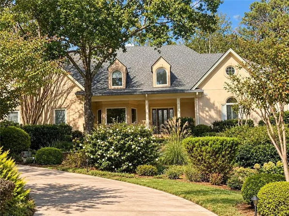 5305 Woodridge Forest Trl, Sandy Springs, GA 30327