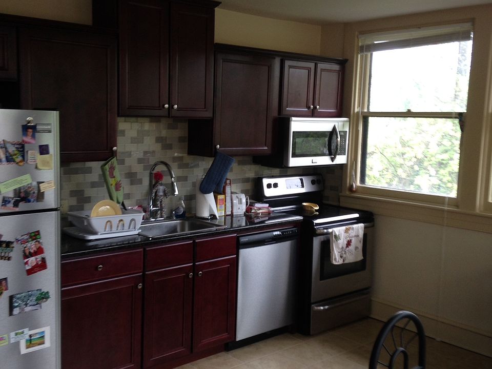 1st image of 925 Green St