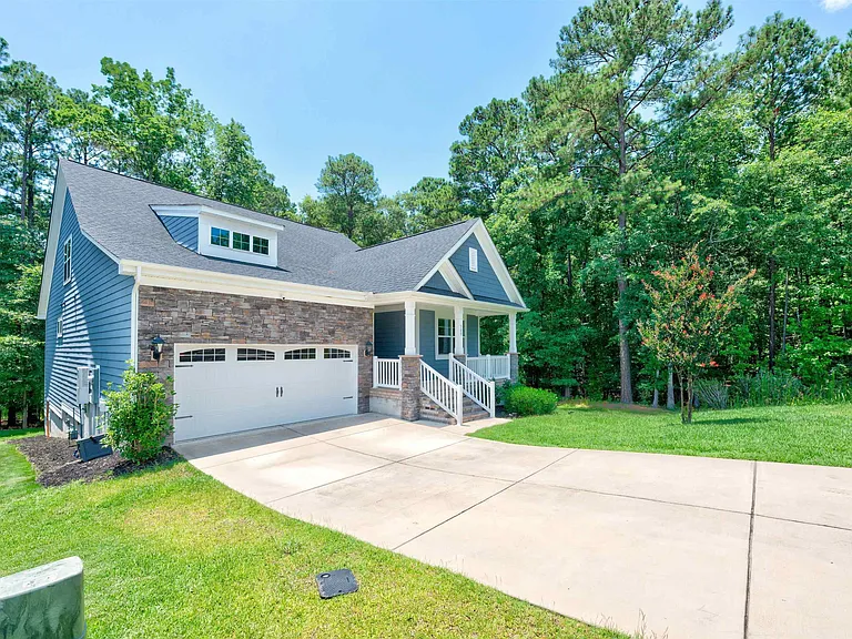 300 Sunnycrest Ln — Photo 4