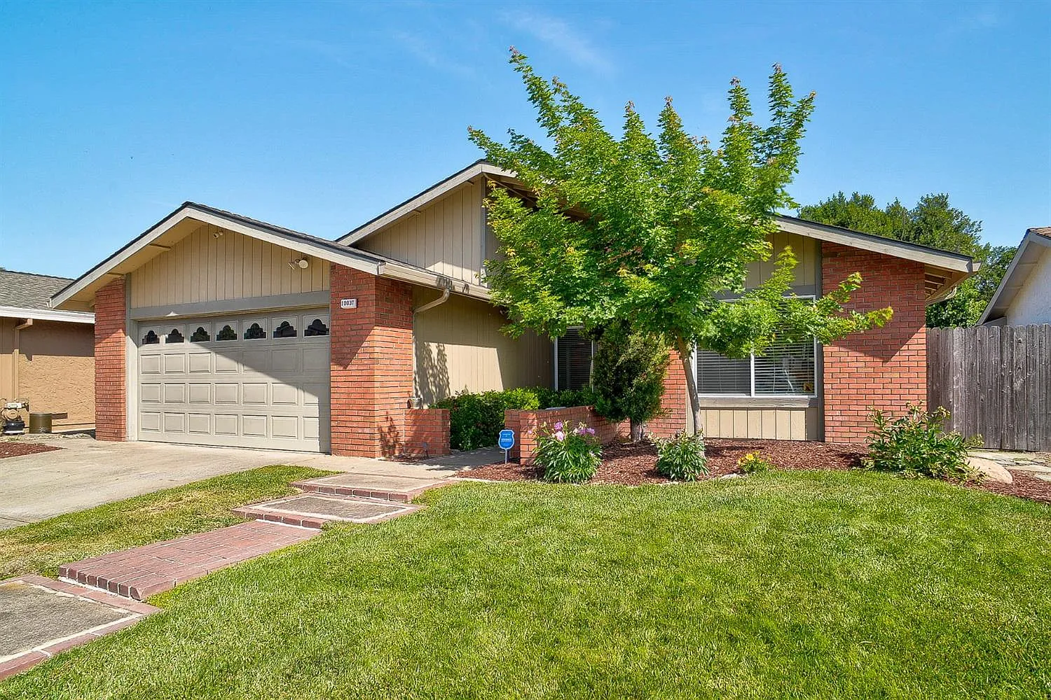 10037 Yukon River Way photo 1