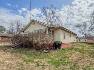 1412 E Saint Louis St, West Frankfort, IL 62896