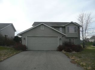 2136 Staghorn Dr, Shakopee, MN 55379