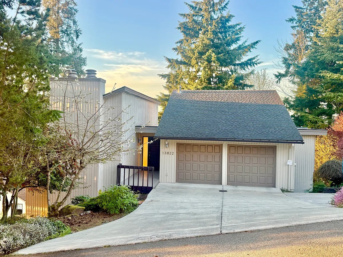 Building Photo - 13822 SE 43rd St