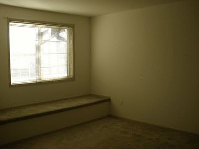 4th image of 620 27th Ave SE APT C