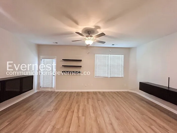 3574 Saratoga Cir — Photo 5