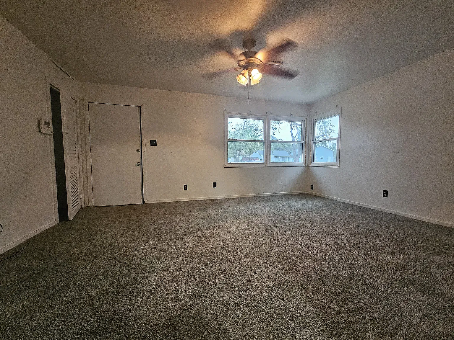 2 bed, 750 sqft, $1,100 — Photo 3